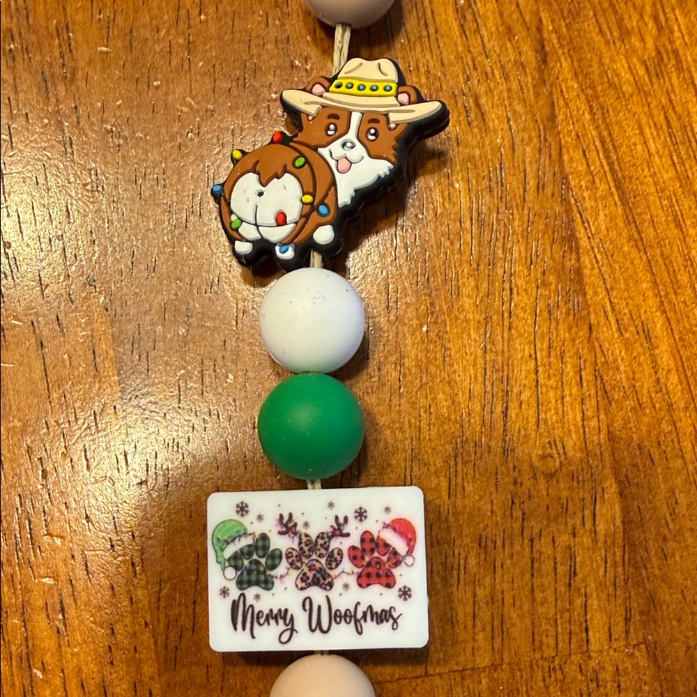Corgi-Themed Beaded Ornamental Chatma - Picture 4 of 5
